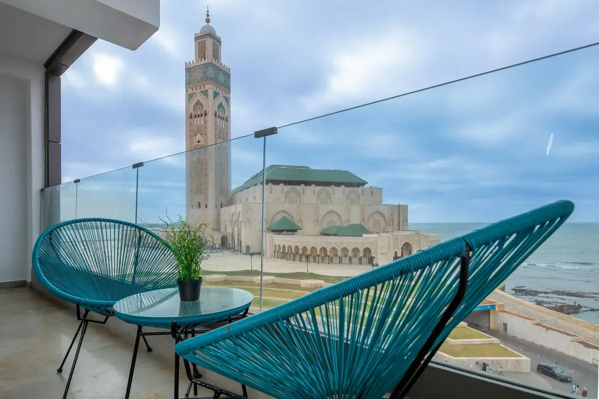 Vue sur l'océan et sur la mosquée Hassan II B27